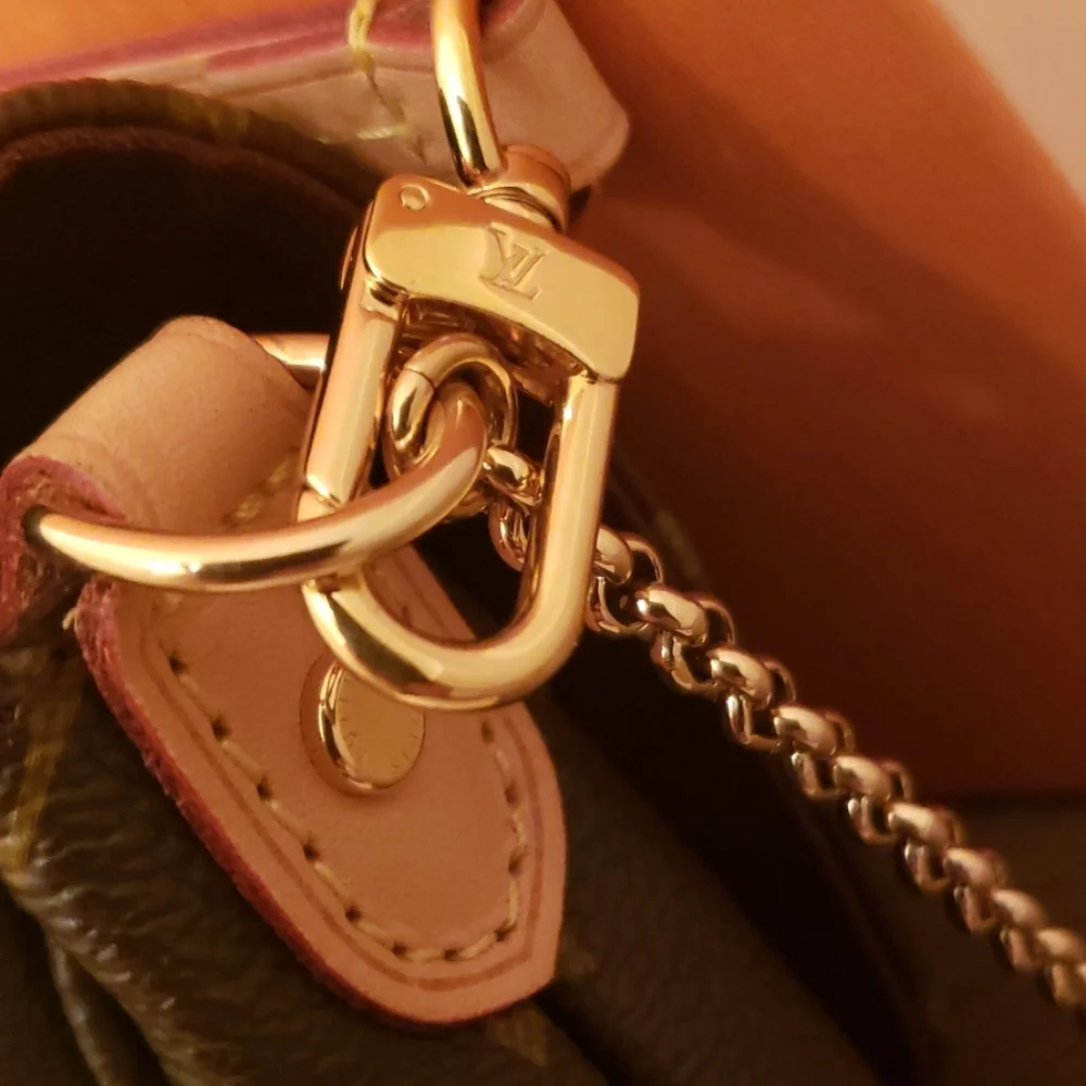 Louis Vuitton Favorite PM Monogram Canvas Crossbody Clutch NWT w/ Box Dust Bag